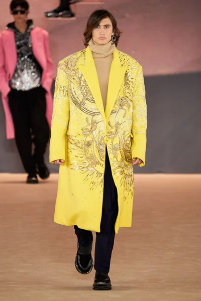 Look 43